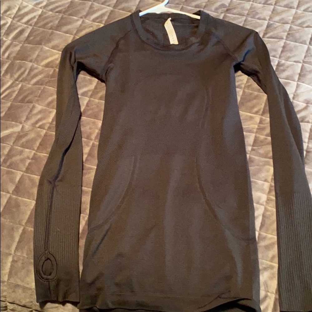 Lululemon long sleeve size 2